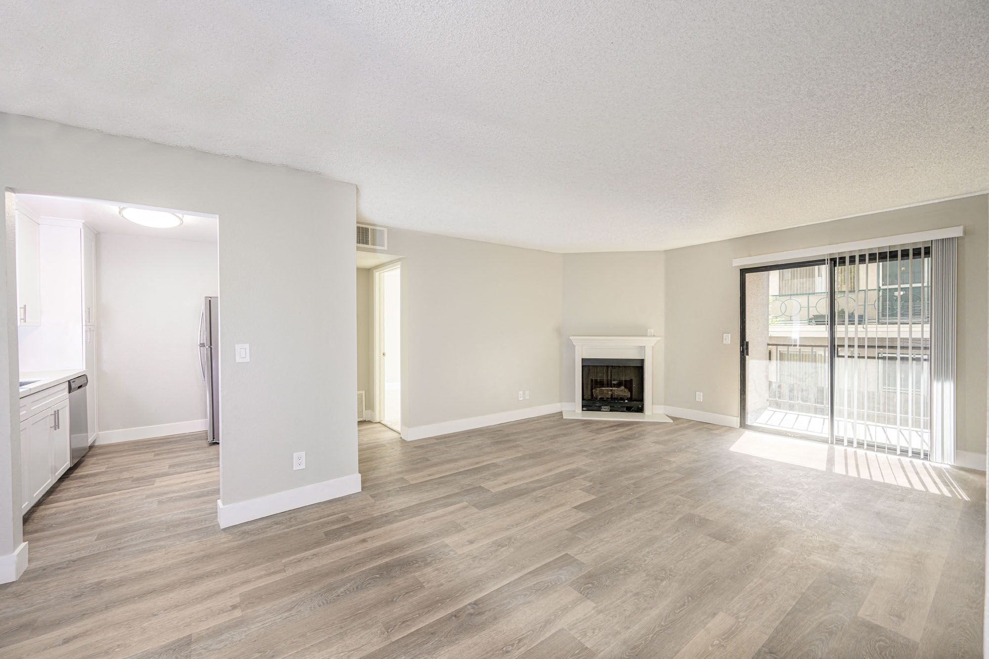 1435 Stanley Avenue 1-4 Beds Apartment for Rent Photo Gallery 2